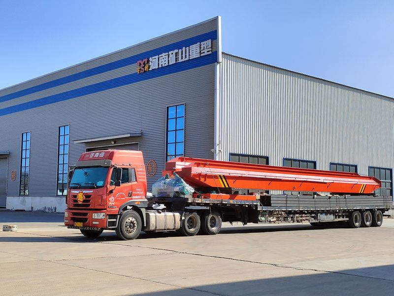 電動(dòng)單梁起重機(jī)，LD20t-26.8m，4臺(tái)，發(fā)往石家莊交付客戶使用。