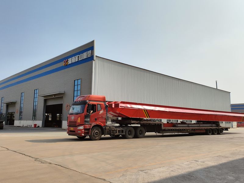 4臺(tái)電動(dòng)單梁起重機(jī)，LD10t-26.53m，發(fā)往浙江交付客戶使用。