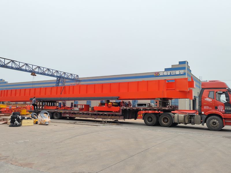 通用橋式起重機(jī) QDXX32/5t—27.7m 制作完成，發(fā)往陜西省銅川市交付客戶使用。